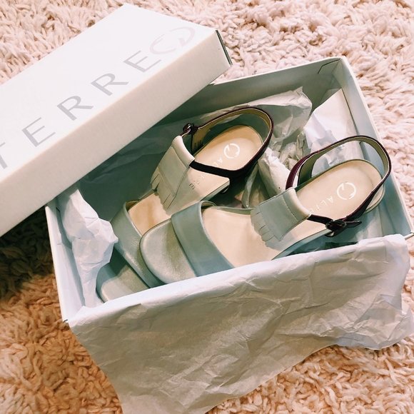 Alterre Mist Grey Sandal w/ Interchangeable Strap - Picture 3 of 15